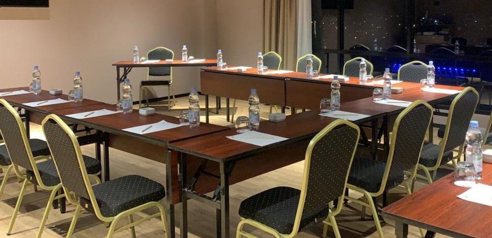 The Zuri Baturaja Otel Baturaja  Dış mekan fotoğraf