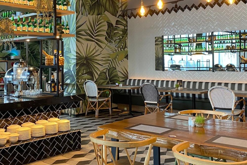 The Zuri Baturaja Otel Baturaja  Dış mekan fotoğraf
